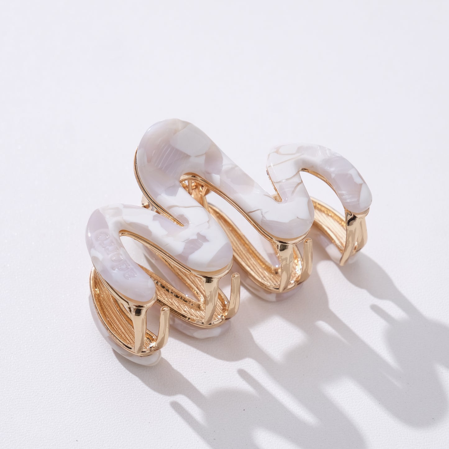 Willow Mini Vintage Snow | Mini Squiggle Metal Claw Clip